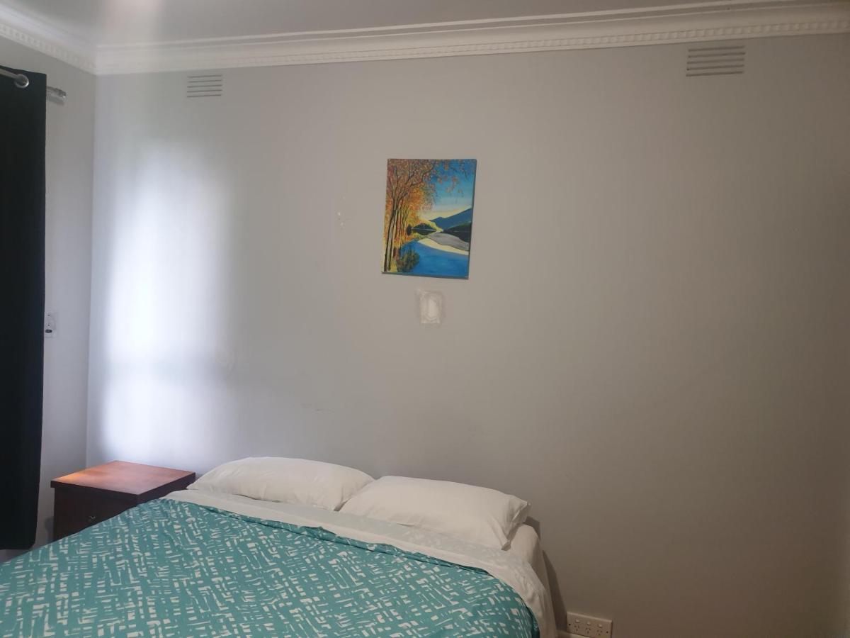 Homestay Near Dandenong Plaza Extérieur photo